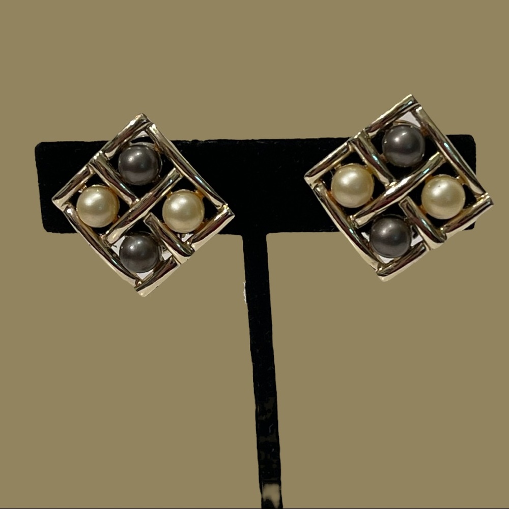 Vintage Sarah Coventry Gold Tone Square with Pearls Clip On Earrings